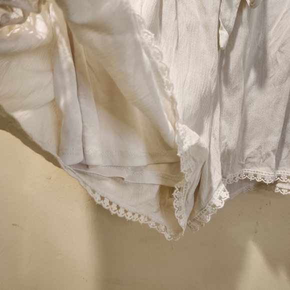 XHILARATION Women's cream Embroidered Drawnstring Shorth size L NWT - Picture 6 of 12